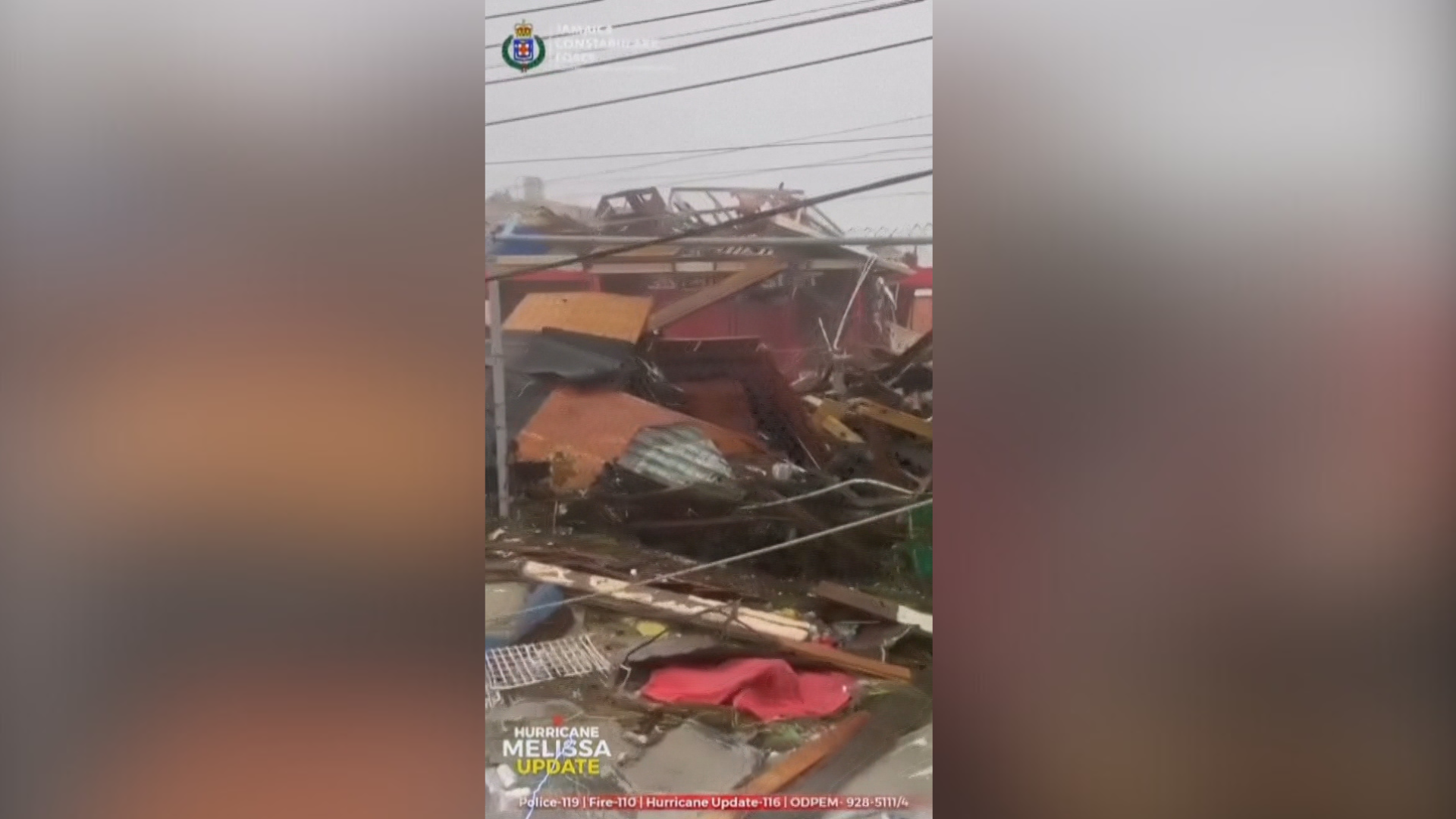 Destruição na Jamaica após passagem de furacão