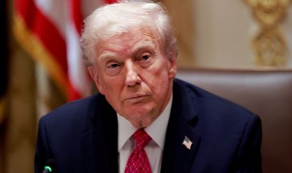Trump pede a Zelensky e Putin que parem com "matança" e fechem acordo