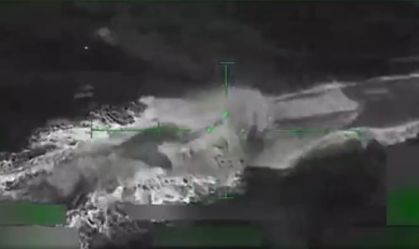 Presidente Donald Trump publicou vídeo de ataque a suposto submarino de transporte de drogas