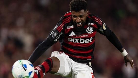 "Estou assustado": Jogador do Flamengo levanta suspeitas sobre arbitragem em favor do Palmeiras