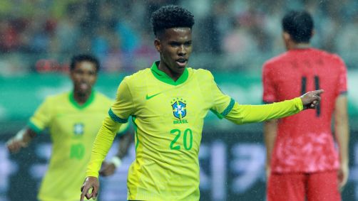 Estêvão comemora gol pela Seleção Brasileira