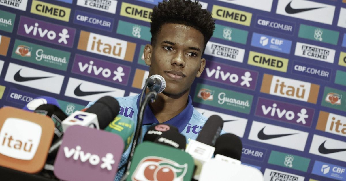 Estêvão fala sobre disputa por vaga na Seleção: “Vejo como uma motivação”