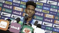 Estêvão fala sobre disputa por vaga na Seleção: "Vejo como uma motivação"