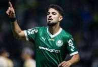 Flaco López revela metas escritas e fala sobre desafio de jogar com Messi