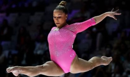 Flávia Saraiva conquista 4ª colocação no Mundial de Ginástica Artística