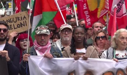 Italianos realizam greve em apoio a flotilha interceptada por Israel