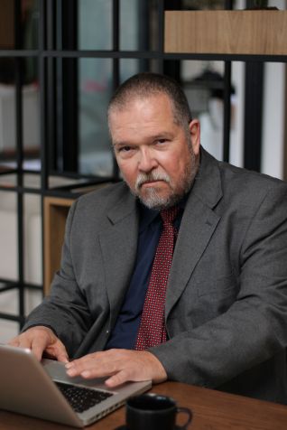 Ricardo Salada, autor do livro "Na cena do crime: por trás da fita amarela" • Divulgação