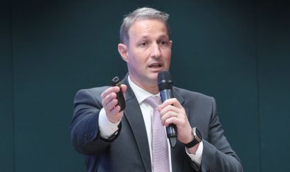 Derrite vai se licenciar para relatar PL que equipara facções a terroristas