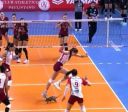 Vôlei: gambá invade quadra durante Osasco x Barueri e assusta jogadoras
