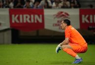 Ex-Botafogo, Gatito Fernández tem duas falhas bizarras em Japão x Paraguai