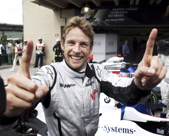 Jenson Button depois de ganhar o título de pilotos em 2009 • Darren Heath/Getty Images