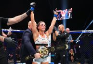 Mackenzie Dern vence luta de brasileiras e conquista cinturão no UFC