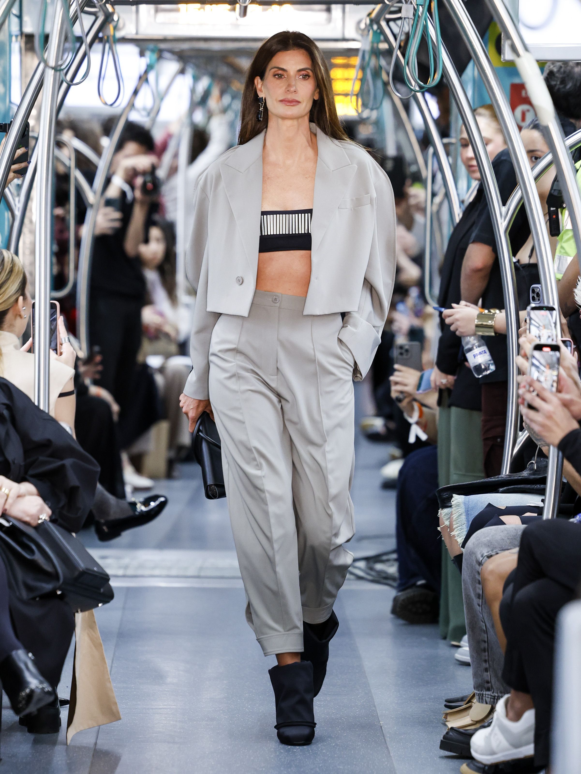 Isabella Fiorentino no desfile de Gloria Coelho durante o SPFW N60 • Ze Takahashi/@agfotosite