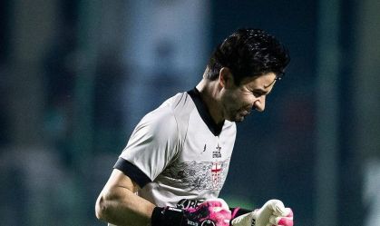 CRB surpreende, vira sobre Goiás fora e sobe na tabela da Série B