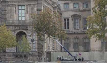Assalto ao Louvre durou cerca de sete minutos, diz ministro