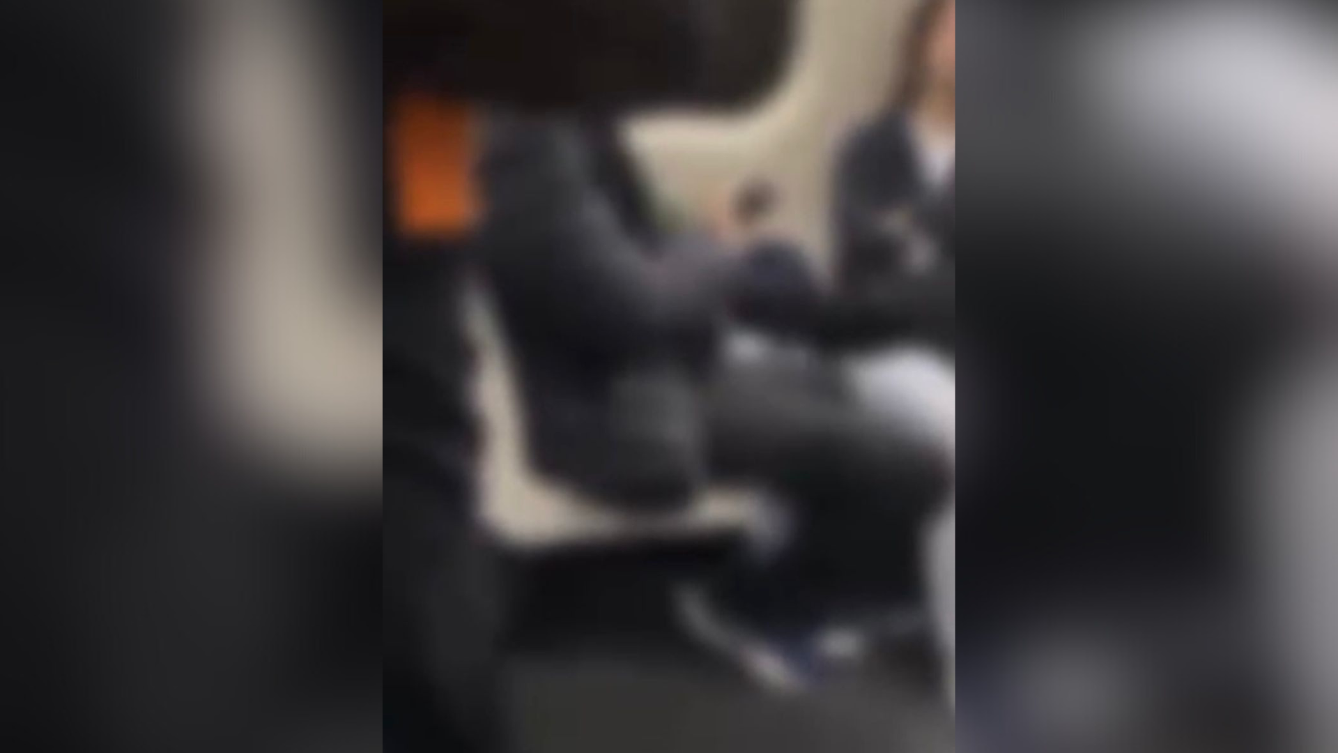 HOMEM MASTURBAÇÃO METRÔ