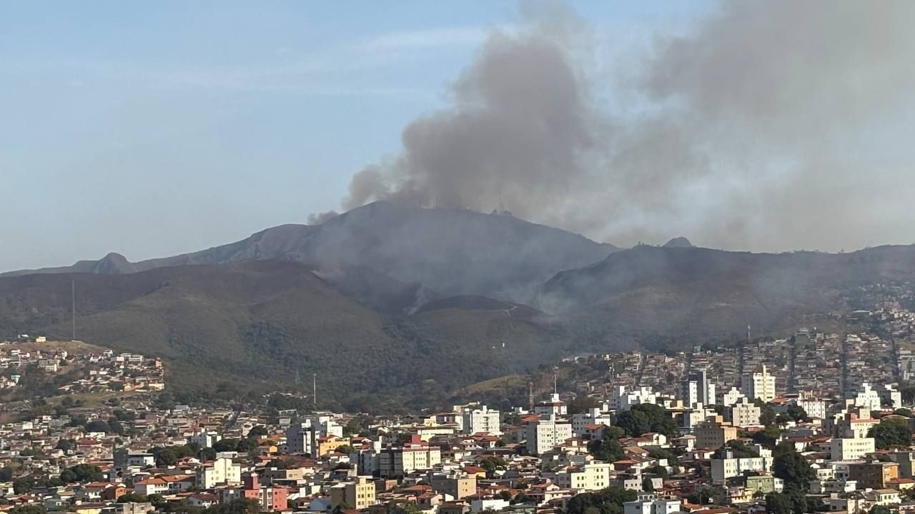INCÊNDIO SERRA DO CURRAL