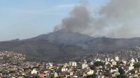 Incêndio em vegetação na Serra do Curral (MG) já dura quase 24 horas