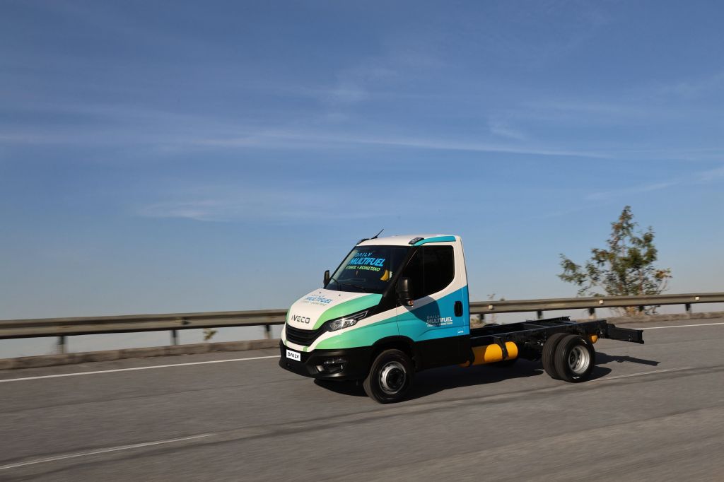 Iveco Daily Multifuel: caminhão leve pode rodar com três combustíveis
