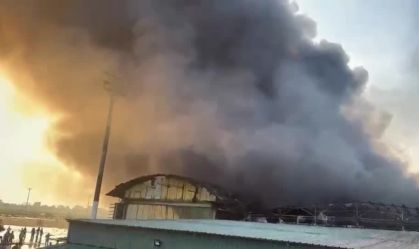 Incêndio interrompe voos em aeroporto em Bangladesh