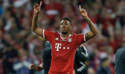 Torcida do Bayern protesta contra volta de Boateng após caso de agressão