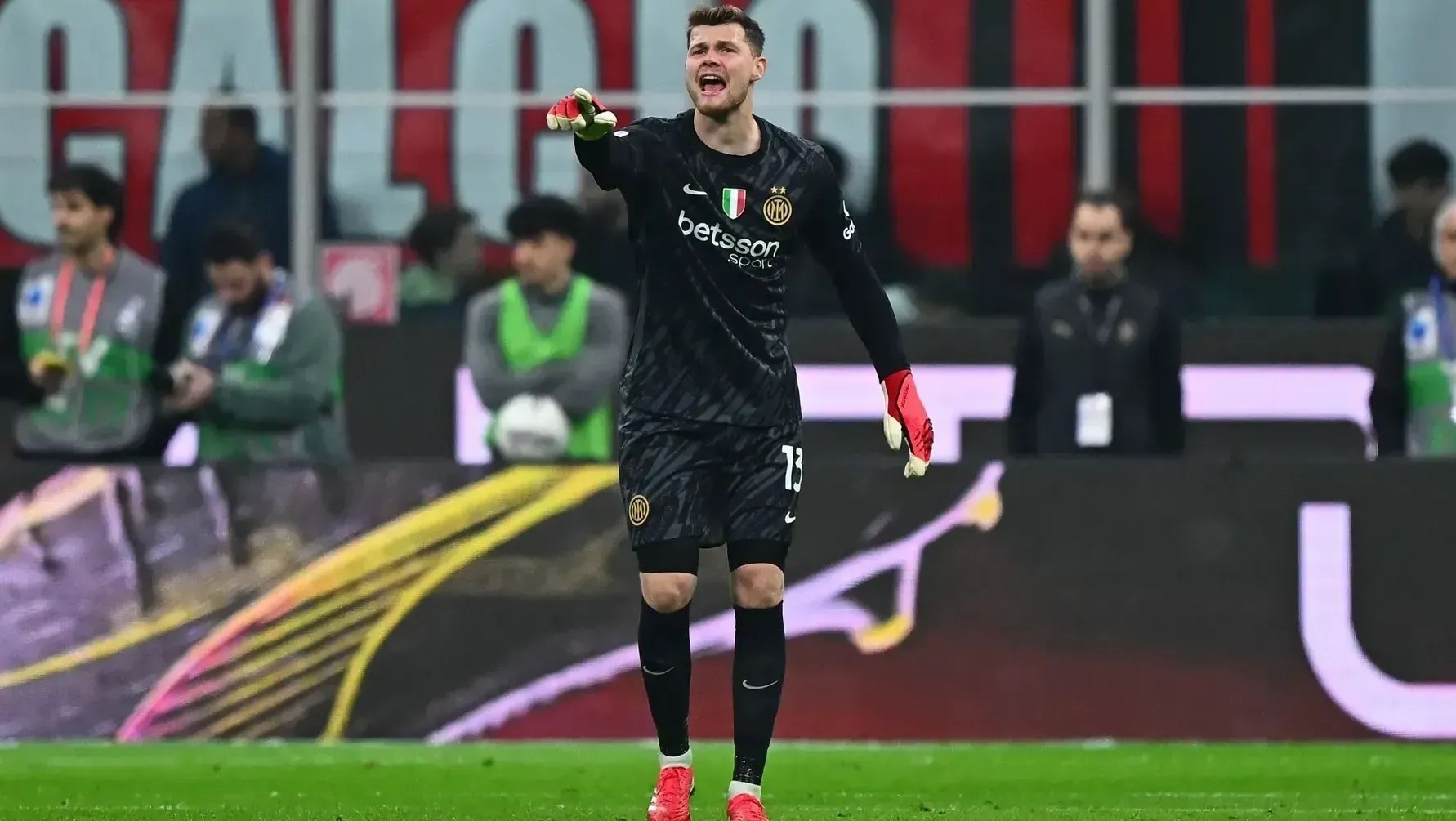 Goleiro da Inter atropela e mata homem em cadeira de rodas na Itália