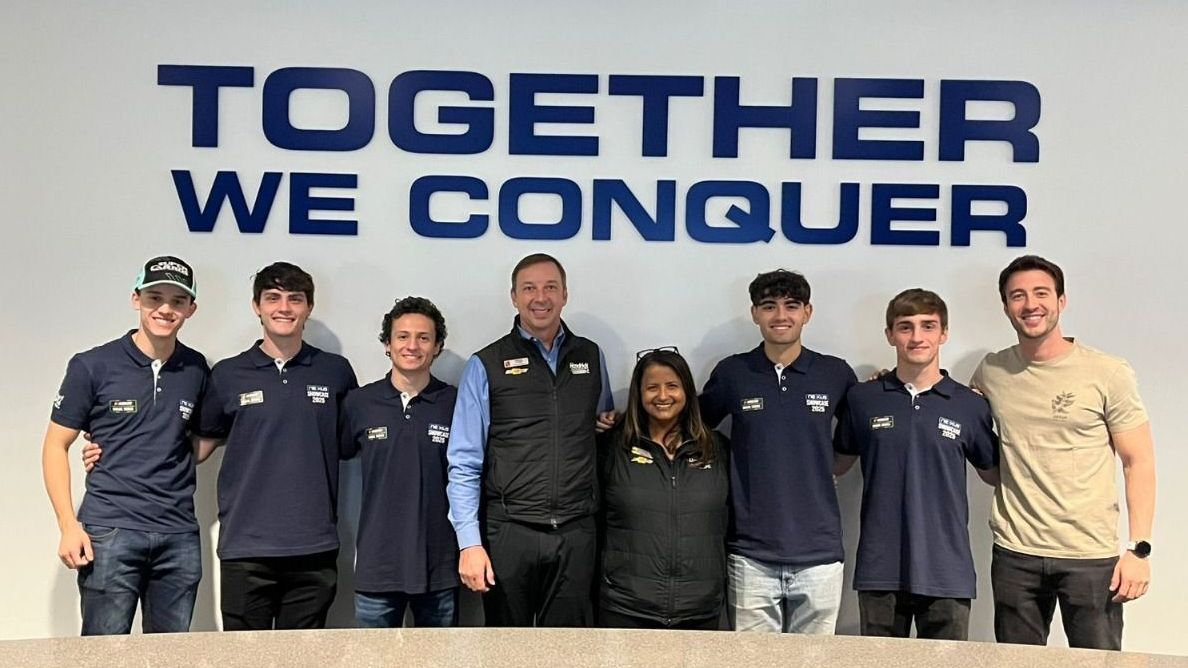 Jovens pilotos brasileiros vivem imersão na Nascar dos Estados Unidos