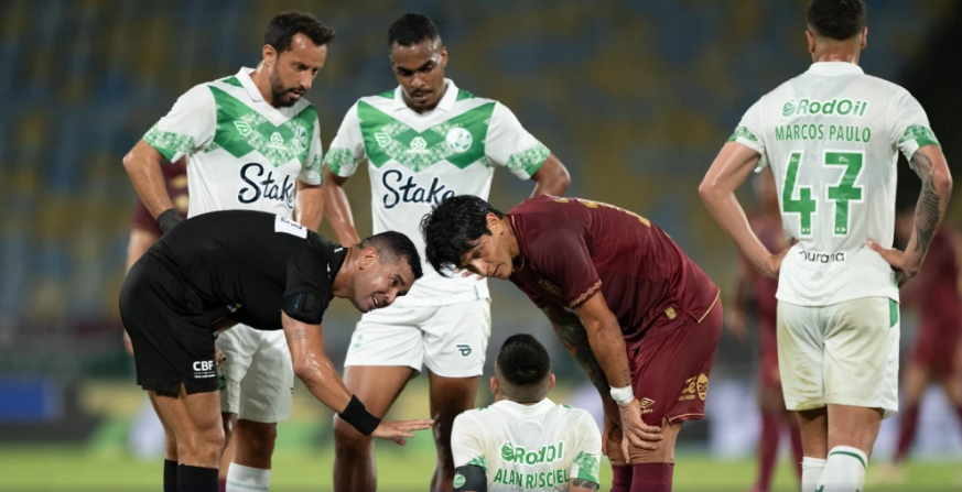 Juventude ameaçou deixar o campo após gol do Fluminense