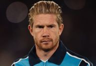 De Bruyne passa por cirurgia bem-sucedida após lesão na coxa em jogo