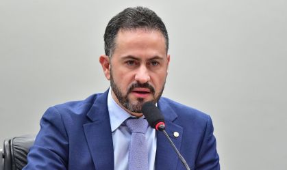 Governo quer incluir Pé-De-Meia no Orçamento para torná-lo permanente