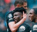 Tottenham vence fora de casa e segue na cola do Liverpool
