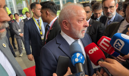 Lula diz que "colocará os problemas na mesa" com Trump
