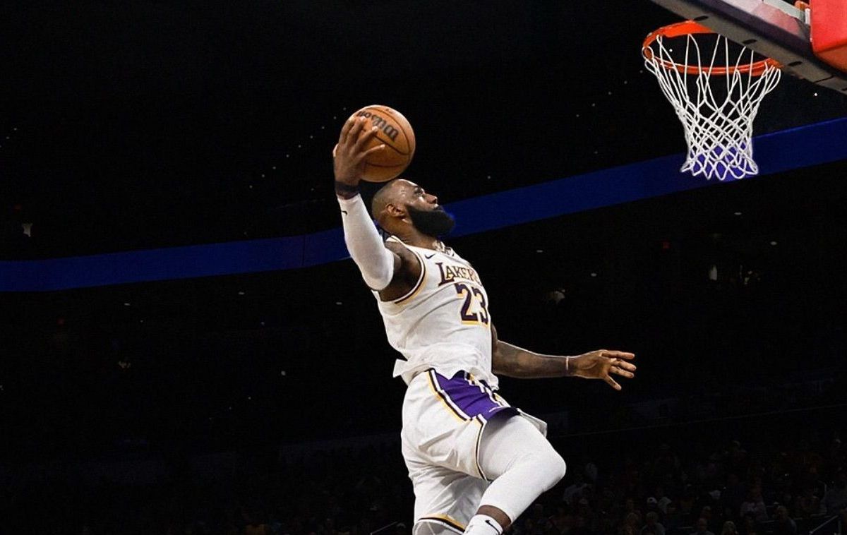 Vocês são idiotas”: técnico dos Lakers ironiza rumores sobre