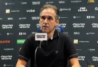 Condé critica arbitragem, mas reconhece mérito do Fluminense na vitória