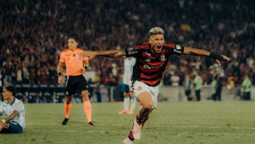 Carrascal comemora gol do Flamengo