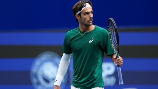 Musetti se irrita com tosses da arquibancada durante partida