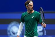 Tenista se irrita com tosses da torcida durante o Masters de Xangai