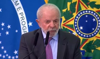 Lula critica empresários por não aceitarem reduzir benefícios fiscais