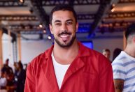Ex-BBB Maike atualiza status de relacionamento com Renata Saldanha