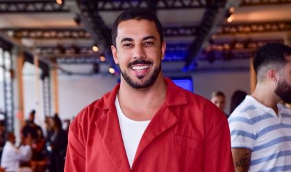 Ex-BBB Maike atualiza status de relacionamento com Renata Saldanha