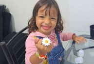 "Meu coração está em pedaços", diz tia de menina enterrada em casa de SP