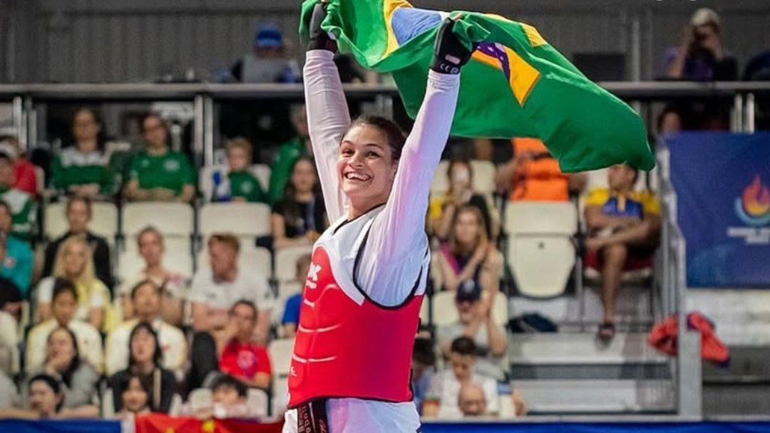 Maria Clara Pacheco é campeã e Brasil leva ouro no taekwondo após 20 anos