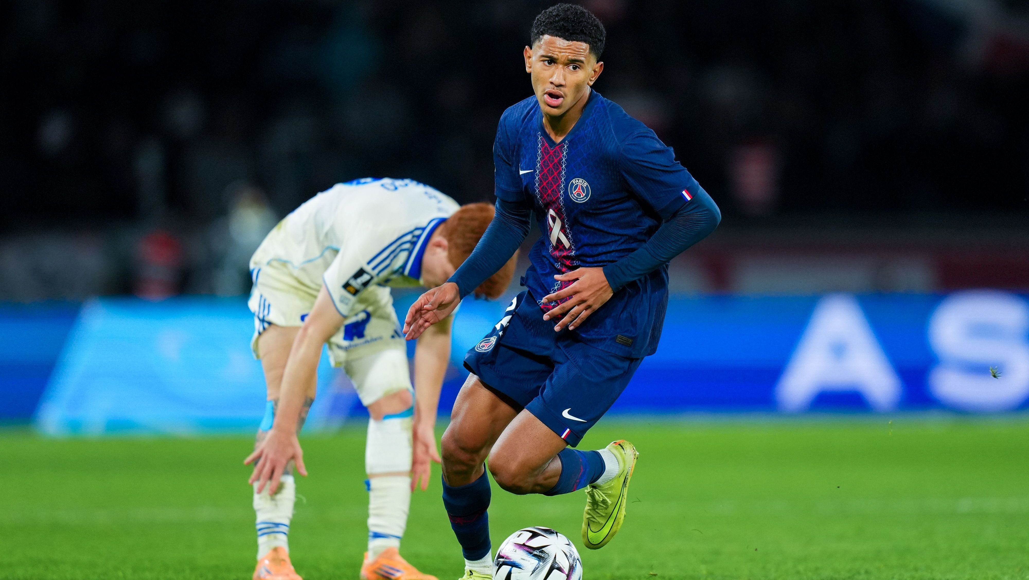Mayulu durante partida do PSG
