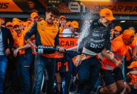 Bicampeã de construtores, McLaren sobe em ranking na Fórmula 1