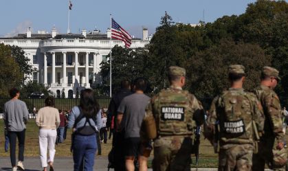 Governo Trump recruta agentes federais para policiar Washington