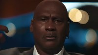 Michael Jordan chora e admite saudade da NBA: "Tomaria pílula para voltar"