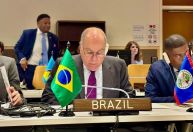 Mauro Vieira vai aos EUA "preparar terreno" para conversa de Lula e Trump