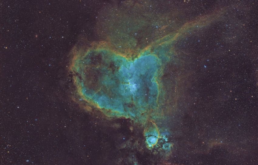 Nebulosa do Coração com a paleta de cores Hubble • Ronald Brecher