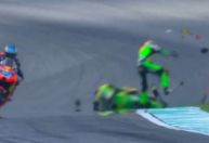 Piloto da Moto3 sofre grave acidente e tem múltiplas paradas cardíacas