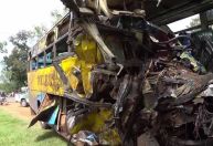 Ônibus batem de frente e deixam 46 pessoas mortas em Uganda